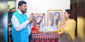 Union Minister Athawale meets Tunisha's kin, assures justice