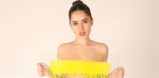Uorfi Javed Goes N*de To Serve Fresh 'Hot' Breakfast Hiding Her Assets