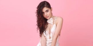 Uorfi Javed Likes “Gutsy, B**by & A Lot Of Skin Show” As She Gets Unfiltered About Her Vibe!