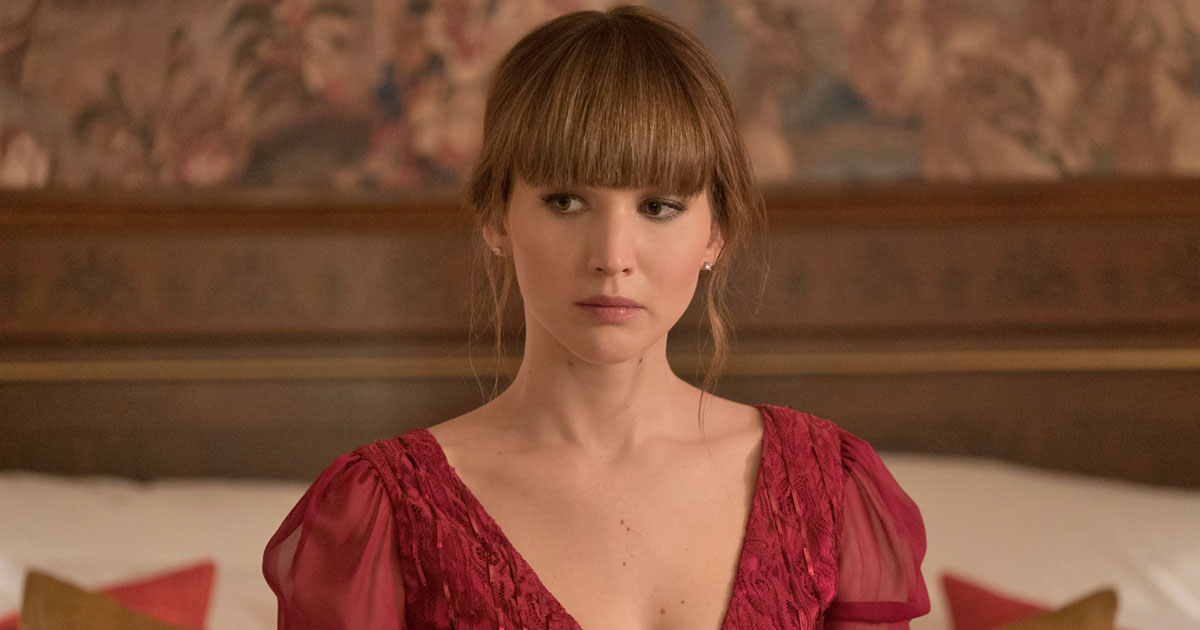 When Jennifer Lawrence Gave A Peek-A-B**b Ditching Her Bra, Check Out!