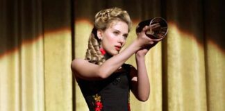 When Scarlett Johansson Wore A Pantsuit For A Red Carpet Event