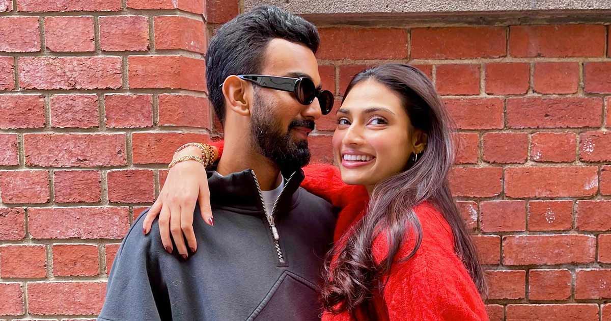 KL Rahul, Athiya Shetty dance to 'Mujhse Shaadi Karogi' in their wedding celebrations
