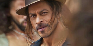 Pathaan: "There Would Never Be A Star Like Shah Rukh Khan!" Invites Fans At 2 AM In His Hotel Room - Deets Inside