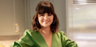 Selena Gomez Proved To Be A True Blu Fashionista When She Donned A White Slip-On Dress