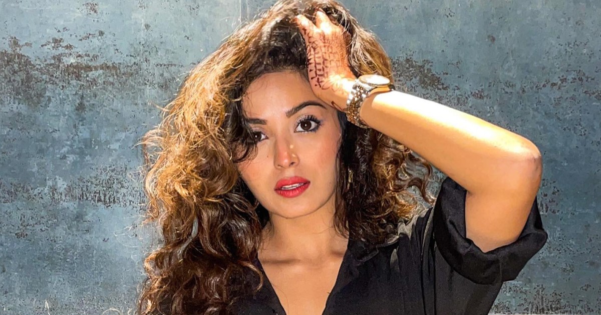 Bhaweeka finds it challenging to shoot with prosthetic baby bump