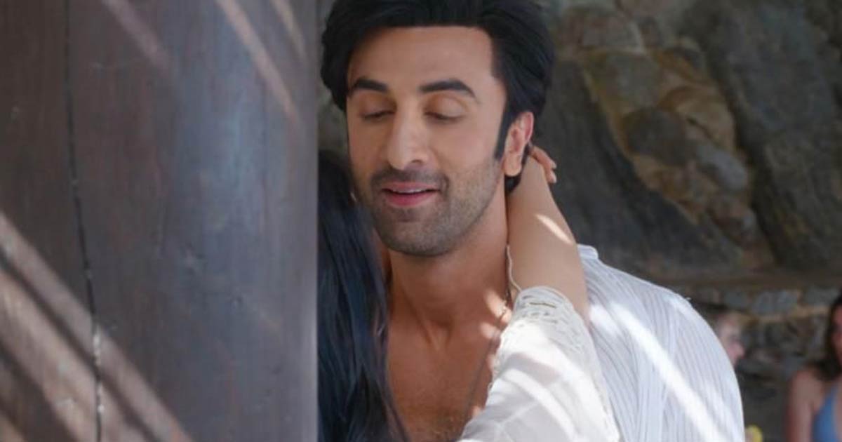 Did you know? Ranbir & Shraddha have 16 costumes changes in the song ‘Tere Pyaar Main’ from ‘Tu Jhoothi Main Makkaar’