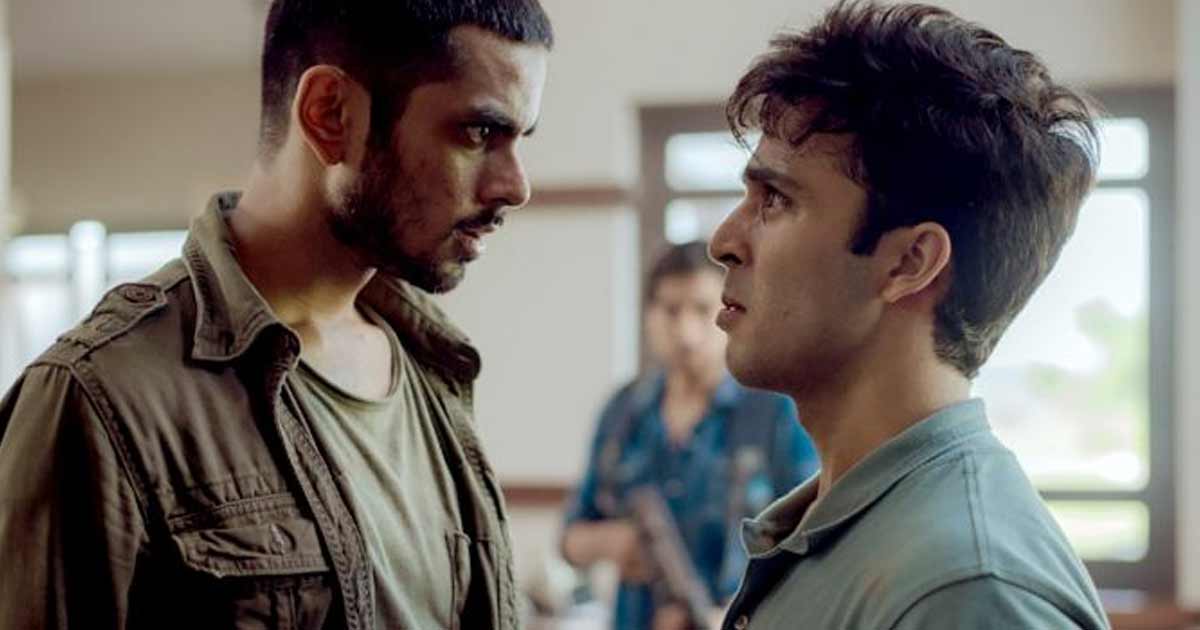 Faraaz Movie Review