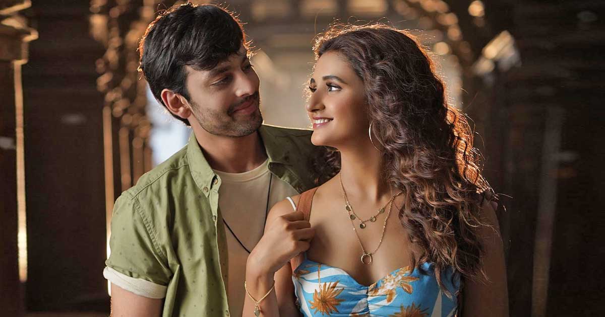 The cat is finally out of the bag! Actors Himansh Kohli and Shakti Mohan announce their upcoming collaboration and rubbishes all the dating rumours
