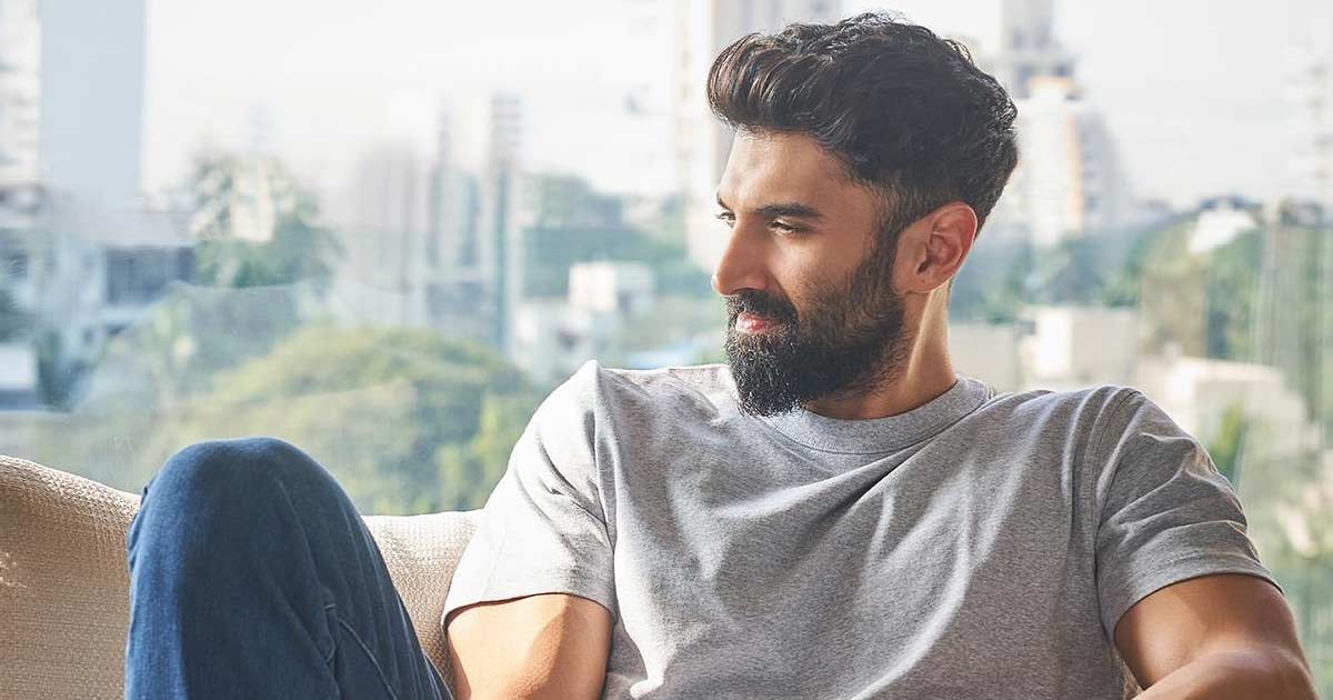 Aditya Roy Kapur Took 15 Kinder-Joys From A Store & Didn't Pay For Them? A Netizen Shares His Story, Others Refuse To Believe Calling It 'Made Up' - Find Out
