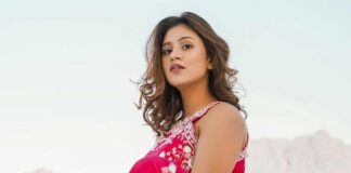 Anjali Arora Apparently Met ‘10,000’ Fans In Hubli As Some Throw Water, Netizens Slam Saying “Paani Matt Maro... Chappal Maro”