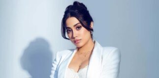 Janhvi Kapoor Channels Kareena Kapoor's Poo In This Video, See Fans' Reactions