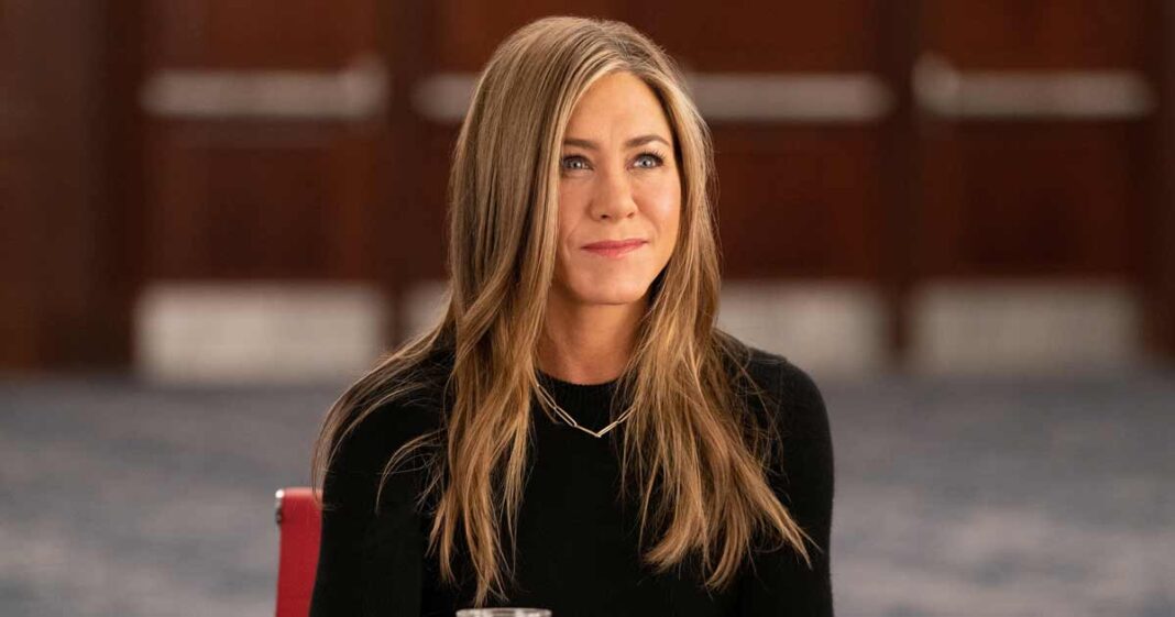 Jennifer Aniston Once Rocked The Street Style By Freeing Her N*pples