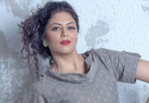 Kavita Kaushik gives befitting reply to her troller, says, '42!!! And I'm beautiful'