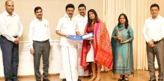 TN Chief Minister felicitates Kartiki Gonsalves, Oscar winning director