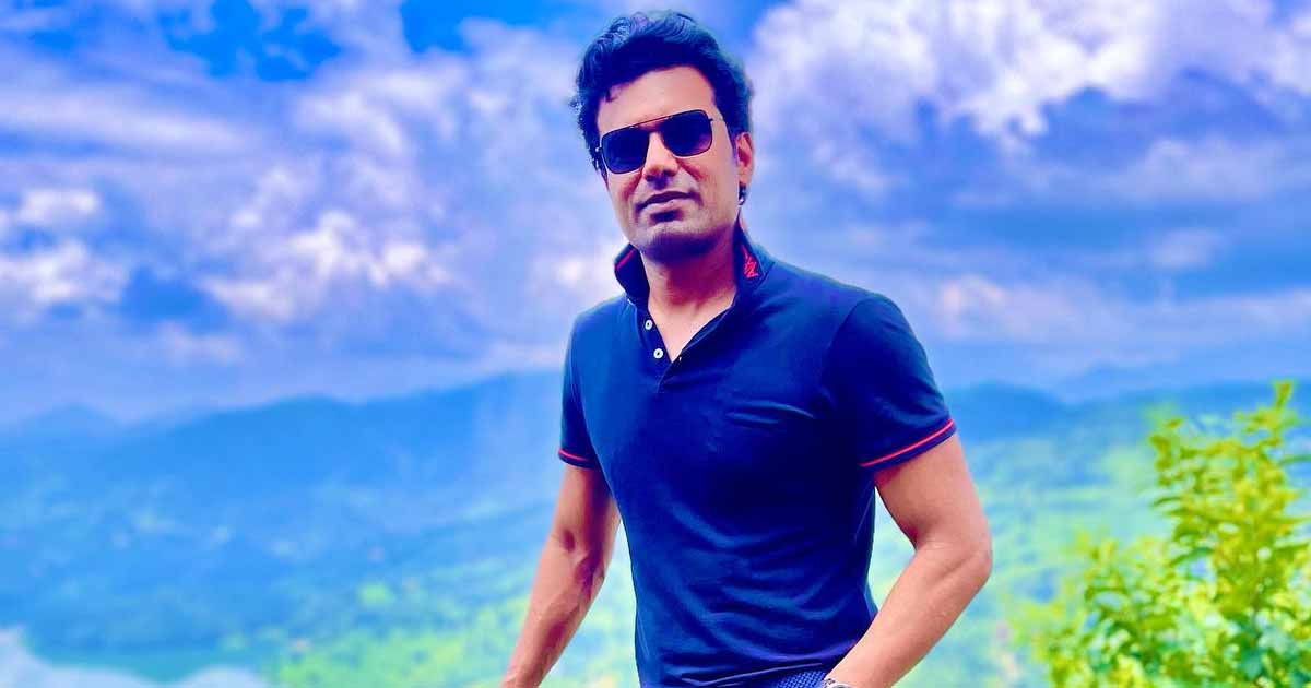 Abhishek Singh shares his father once faced threat to life by dacoit 