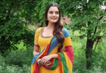 Ayushi Khurana enjoys iftar party with her co-stars on the sets of 'Ajooni'