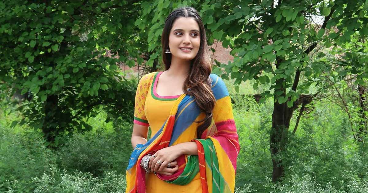 Ayushi Khurana Enjoys Iftar Party With Co-Stars