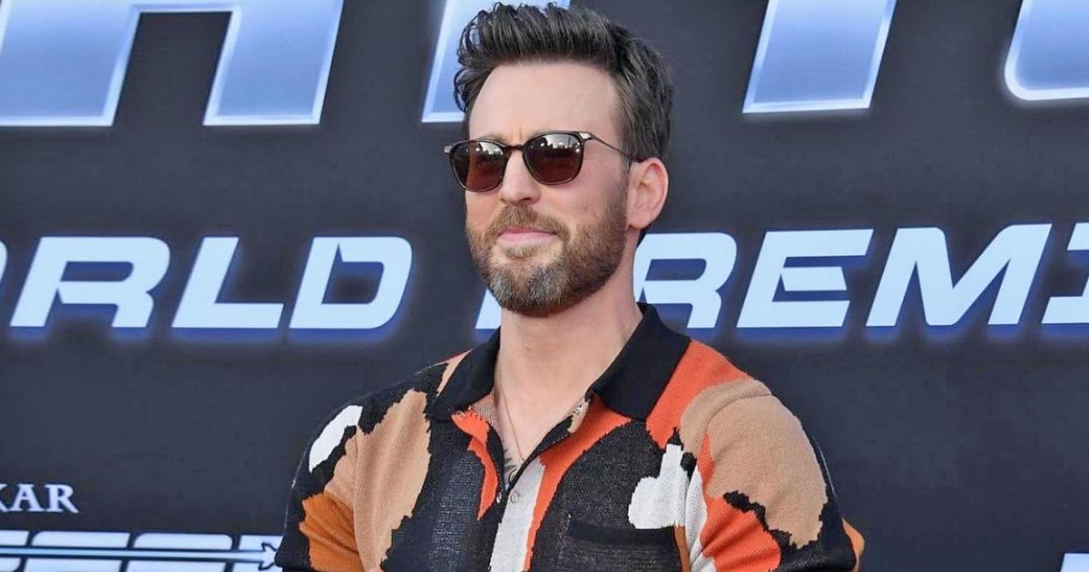 Chris Evans Serves A ‘Nerdy’ Lewk To All His Female Fans Making Them Feel Weak In Their Uterus, Netizens Say “He’s The Whole Damn Meal” - See Video Inside