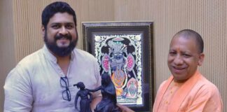 ‘Adipurush’ Director Om Raut Gifts Chhatrapati Shivaji Maharaj Statue To UP CM Yogi Adityanath, Says “Desh Sanskaro Se Banta Hai” Director Om Raut Meets UP CM Yogi Adityanath, Shares a Heartwarming Picture on Instagram