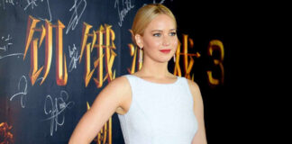 Jennifer Lawrence Once Dirpped Gold From Every Curve Of Her Body In A Glazing Gold Dress Flaunting Her Provocatingly S*xy Legs
