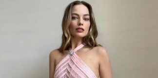 Margot Robbie Once Posed Like A Diva In A Sheer Sequinned Outfit Flaunting Her Cleav*ge, Making Us Scream ‘Ladies & Gentleman – HER’ Margot Robbie Once Flaunted Her Curvy Figure & Cleav*ge In A Sheer Shimmery Ensemble & Looked Gorgeous As Ever