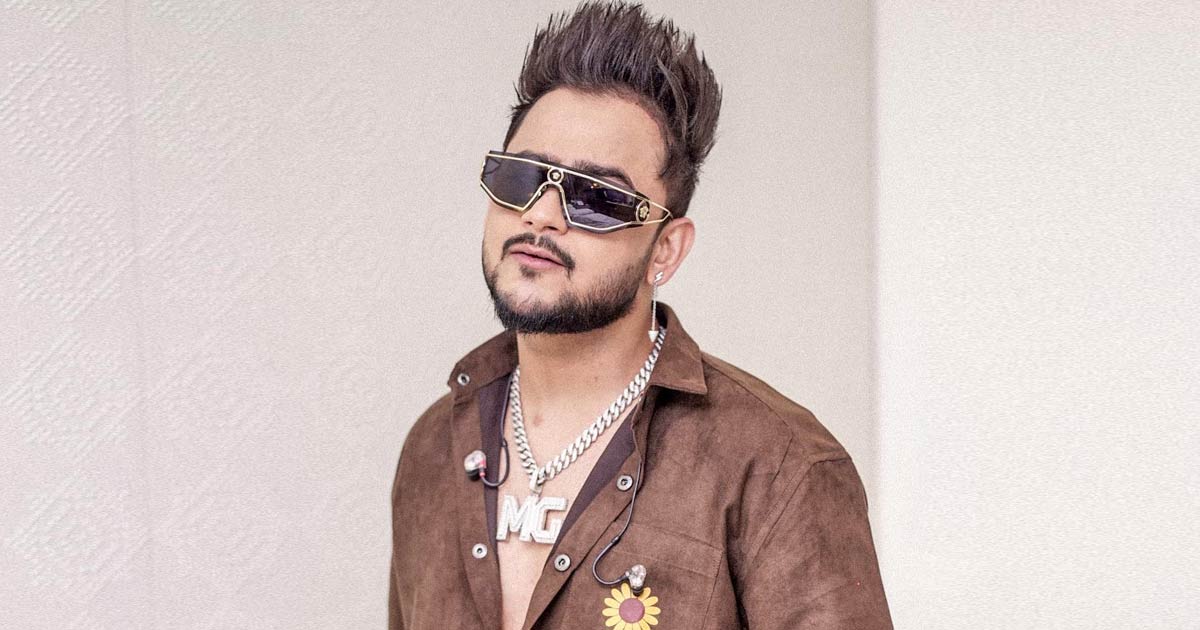 Millind Gaba Performing 'Shri Ram Janaki' At Concert, Video Goes Viral