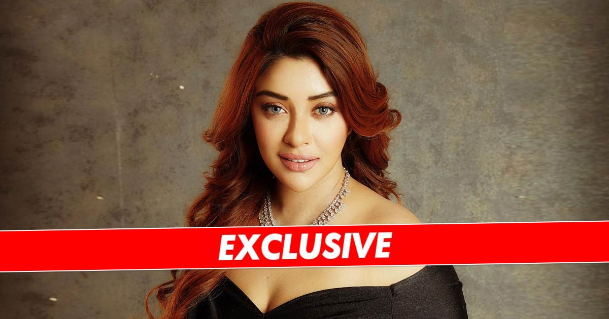 Payal Ghosh Calls 50-60% Bollywood Corrupt & F*cking A**holes Saying “Yaha Log Tumhe Maar Ke, Khoon Nikalke Dusre Ko Pilate Hain” [Exclusive]