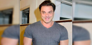 Sohail Khan Gets Trolled Once Again For Carrying Gym Bag At Sister Arpita Khan’s Eid Party; Netizens Say, “Bag Car Mein Rakh Sakte The…” Sohail Khan Gets Trolled For Carrying Gym Bag At Arpita Khan Sharma’s Eid Party, Read Netizens’ Reaction Here