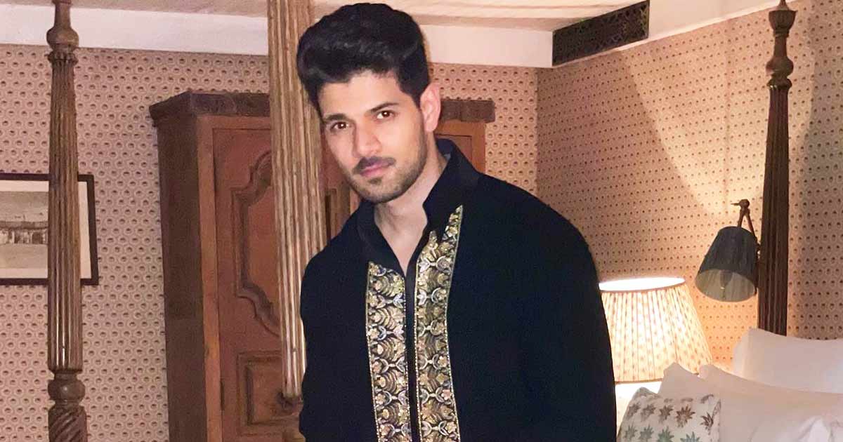 Sooraj Pancholi Gets Massively Trolled For Holding Lord Ganesha's Poster After Touching Shoes During His Visit To Siddhivinayak Temple