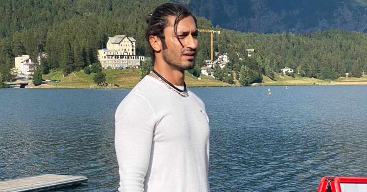 Vidyut Jammwal Yet Again Raises The Fitness Bar With His Calisthenics Skills In His Latest Video - Watch