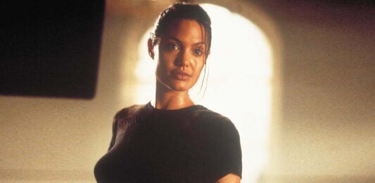 Angeline Jolie Had To Wear Padded Bra For Tomb Raider Character