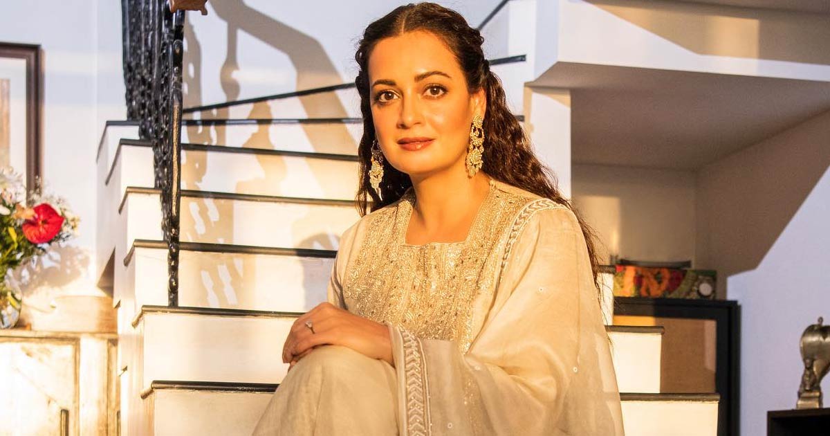 Dil Cheez Kya Hai...Dia Mirza's Stuns in Vintage White & Gold