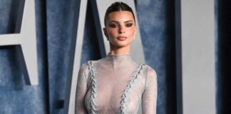 Emily Ratajkowski Once Just Wore A Black Lacy Bra & Knickers In Public Flashing Her B*tt Cheeks & Cle*vage