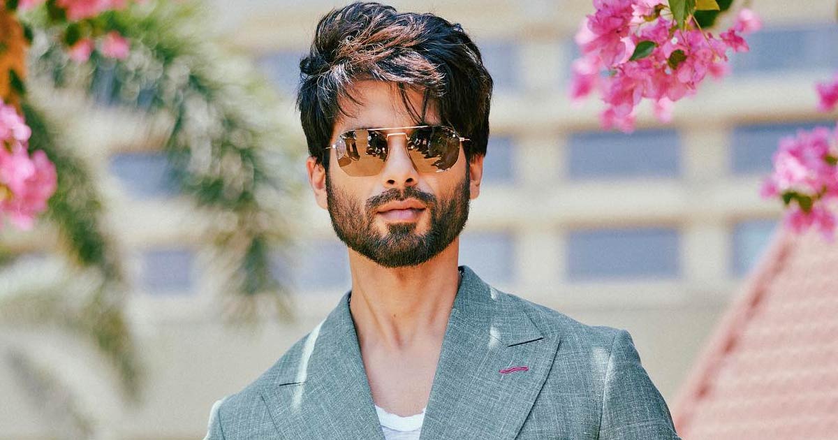 Shahid Kapoor on Instagram Stylist  theanisha Makeup  jamesgladwin  Hair  aalimhakim Dressman  thebombaydressman Makeup assistant   mahendrakanojia Hair