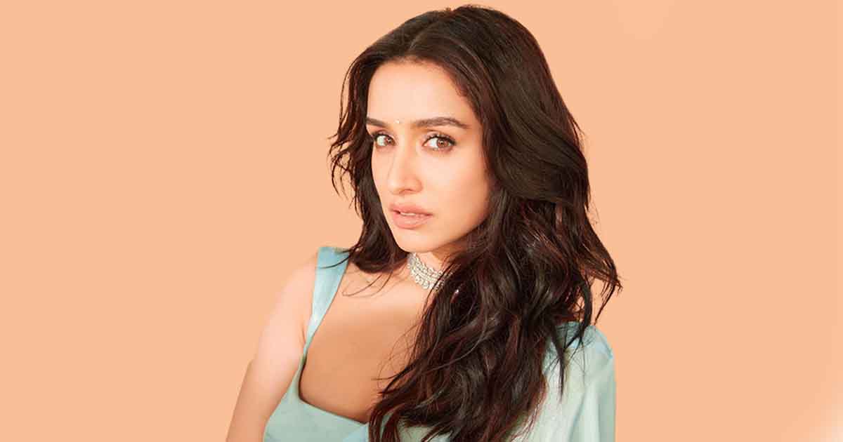 Shraddha Kapoor Scores A Blazing Red To A Lie Detector Test Asking, "Would  You Marry Someone Who Doesn't Like Vada Pav?"