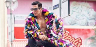 Akshay Kumar greeted with loud cheers in Delhi's Jama Masjid area