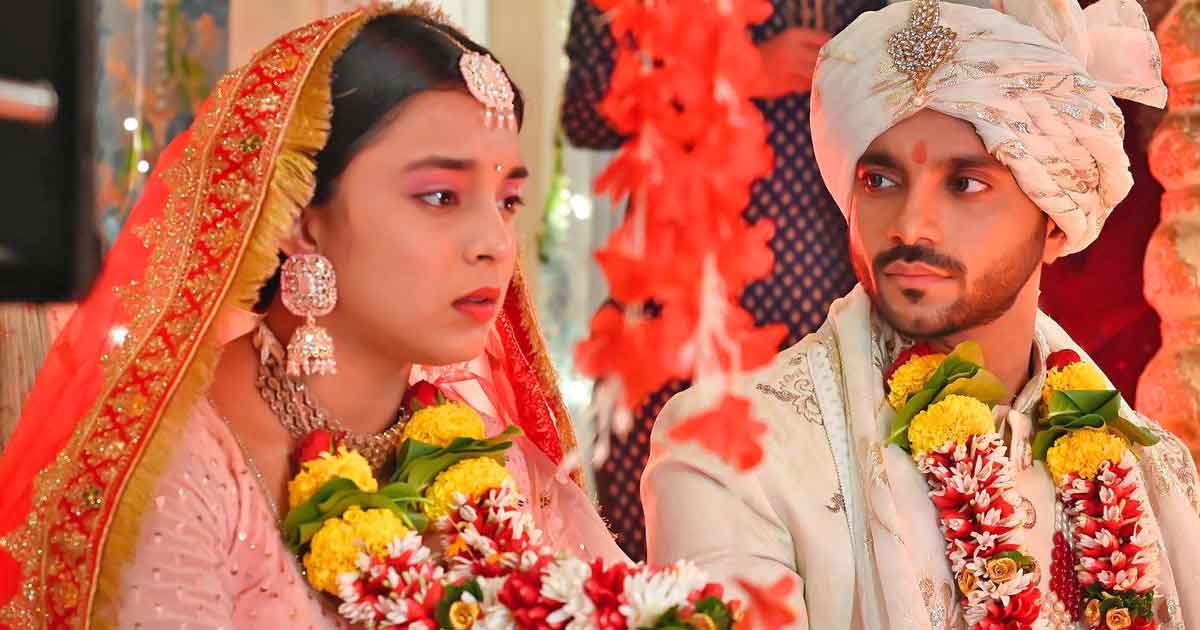 Prateik Chaudhary records audio series with Sumbul Toqueer Khan
