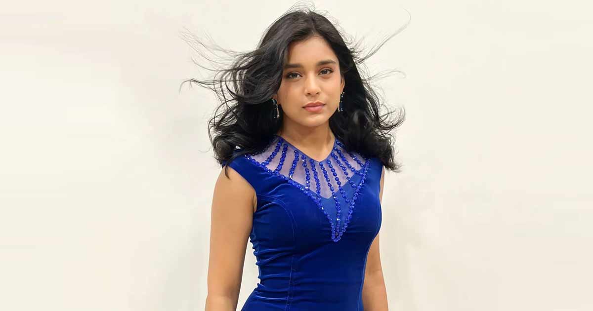 Sumbul Touqeer to croon with sis Saniya for her next music video