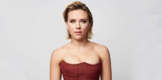 When Scarlett Johansson Wore Nothing But A White Robe & Put Her Cl*avage On Display