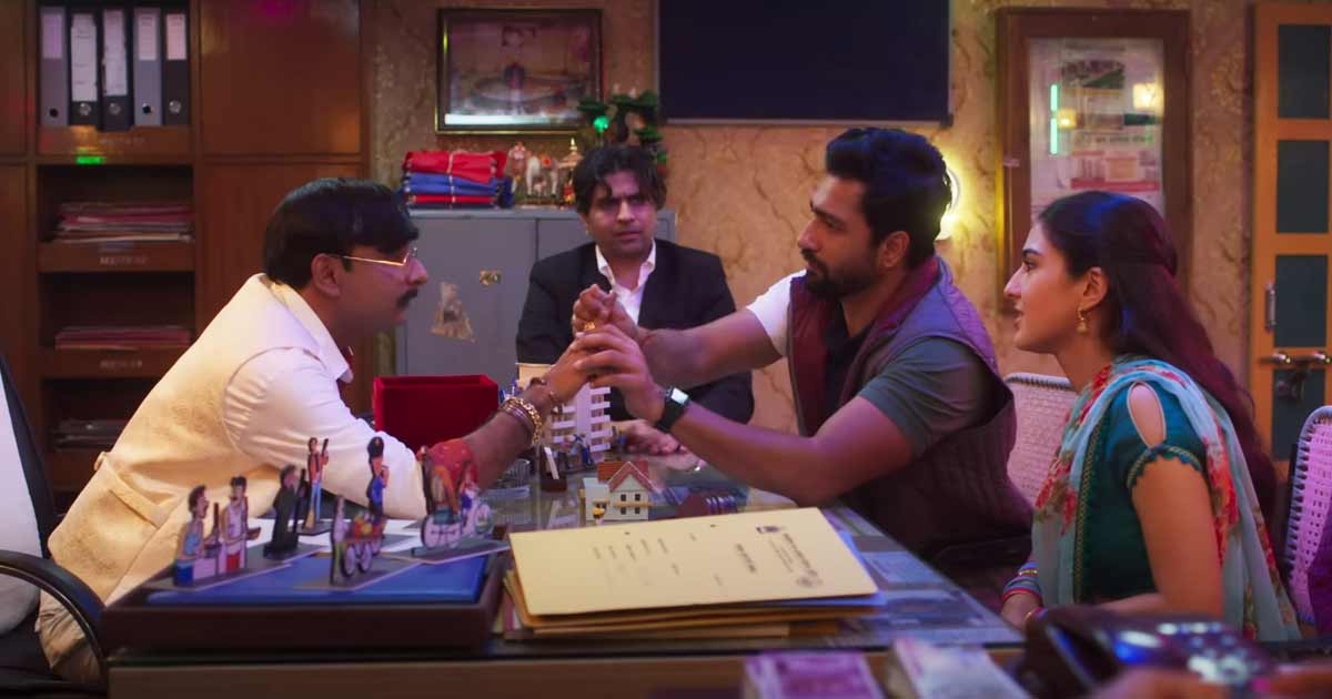 Zara Hatke Zara Bachke Movie Review