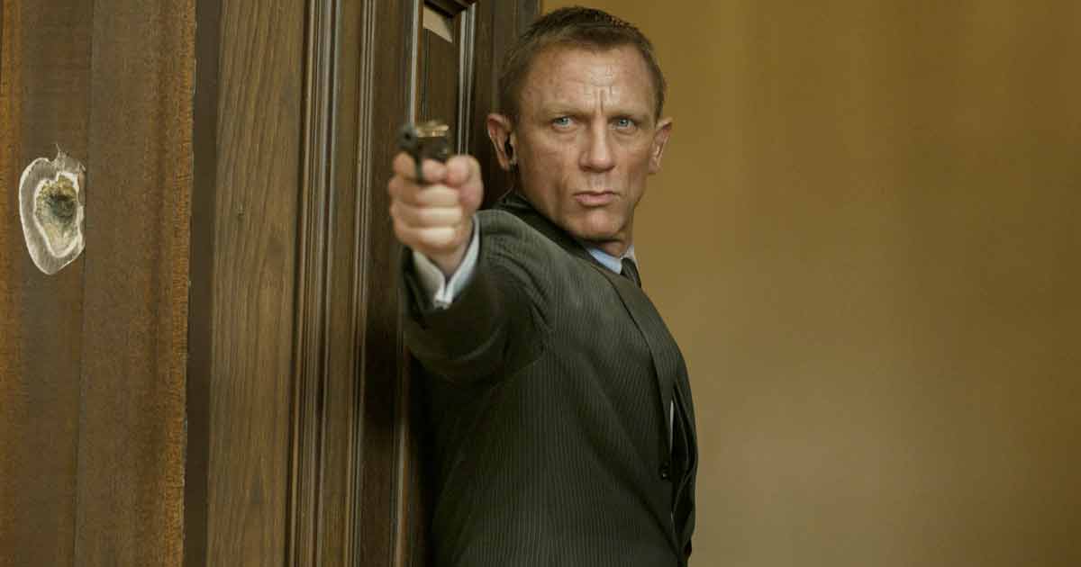Daniel Craig’s Leather Gloves In Skyfall Almost Cost The Studio Millions