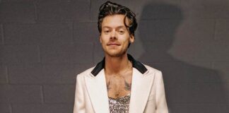 Harry Styles Almost Accidentally Flashes His P*nis To Paparazzi On A Boat With Victoria’s Secret Model Friend, Netizens React “He’s Huge” Harry Styles Almost Accidentally Flashes His P*nis To Paparazzi On A Boat - Take A Look