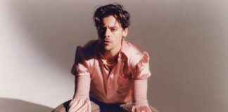 When Harry Styles Sneaked In With A Fan In His Suite & Ended Up Having Good S*x & Excellent Champagne, Latter Revealed: “I Feel Bad For Him…” Harry Styles With Fan In Hotel