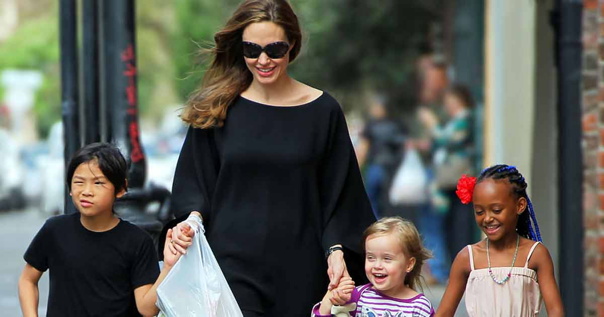 Angelina Jolie & Daughter Zahara Travel To NYC Airport: Photos