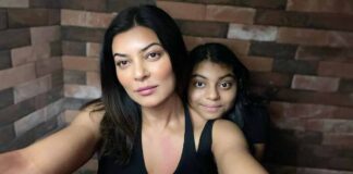 On Alisah's first trip to Paris, Sushmita and her 'shona' dance in front of Eiffel Tower