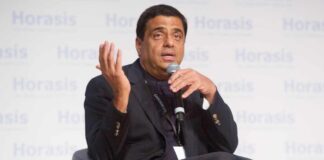 Ronnie Screwvala Feels Bollywood Filmmakers Have Taken The Audience For Granted, “When You’re With People Who Finish The Sentence For You…” Saying They’re In A La La Land! Ronnie Screwvala Feels Bollywood Filmmakers Have Taken The Audience For Granted, “They’re In La La Land”