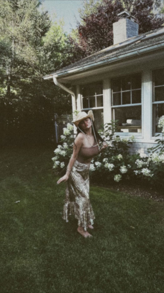 Selena Gomez Turns Into Rustic Yet Chic Cowgirl Flaunts Her Busty Assets In An One-Shouldered Tight Fitting Top Looking Sweet As A Pie!