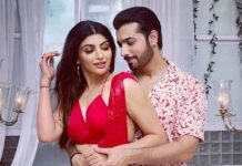 Sharad Malhotra explains why his on-screen kisses with Akanksha Puri look real