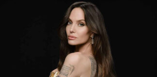 When Angelina Jolie Stripped Off Her Clothes & Posed In A Bathtub While Revealing Her As*crack