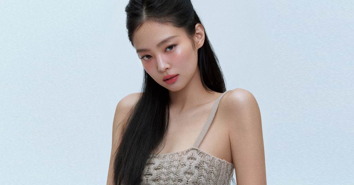 BLACKPINK's Jennie Puts Her Calvin Klein S*xy Sports Bra On